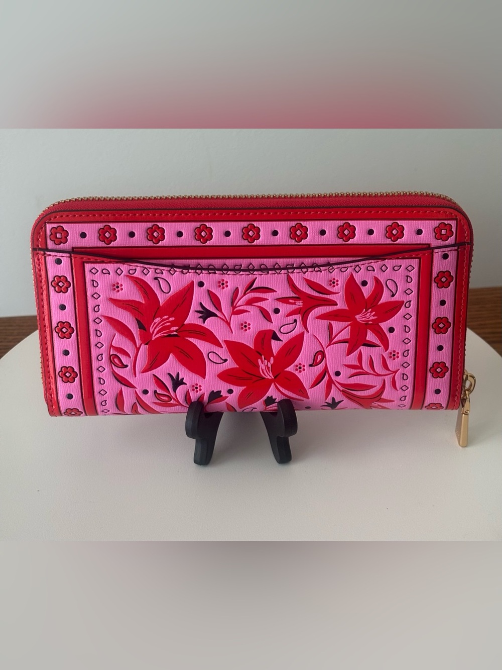 KATE SPADE BOUTIQUE BANDANA EMBOSSED FLORAL PINK MORGAN ZIP WALLET (NWT) - Picture 3 of 6